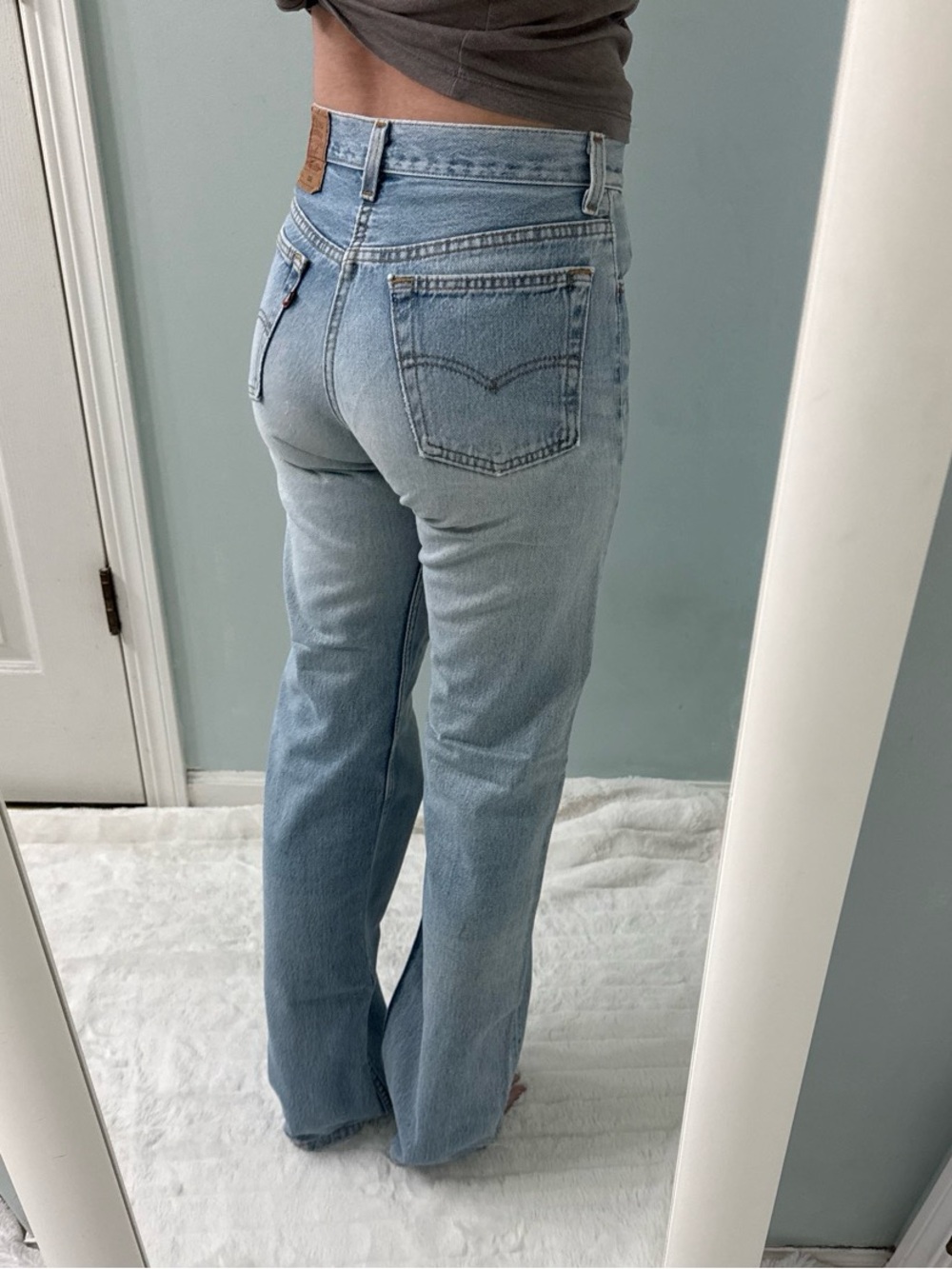 Vintage Levis 501 Jeans Faded Blue Wash Size 26 - Picture 4 of 9